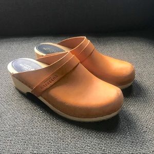 Swedish Hasbeens clogs